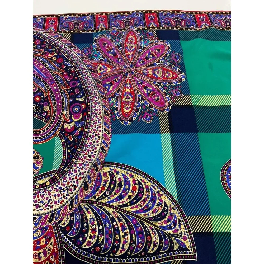 Beautiful Multicolor Paisely Print 100% Silk Scarf 34". 1/2 / 32". 1/2 EX. COND - Picture 3 of 4